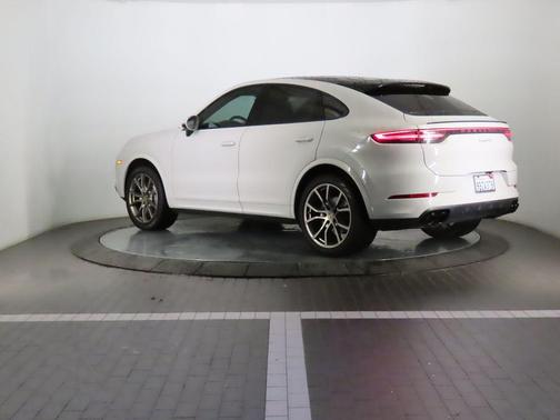 2022 Porsche Cayenne Cayenne