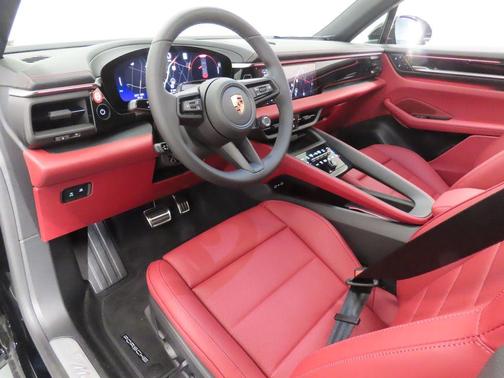 2026 Porsche Macan 4S