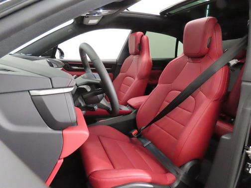 2026 Porsche Macan 4S