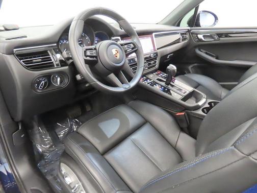 2022 Porsche Macan 
