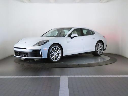 2026 Porsche Panamera 4