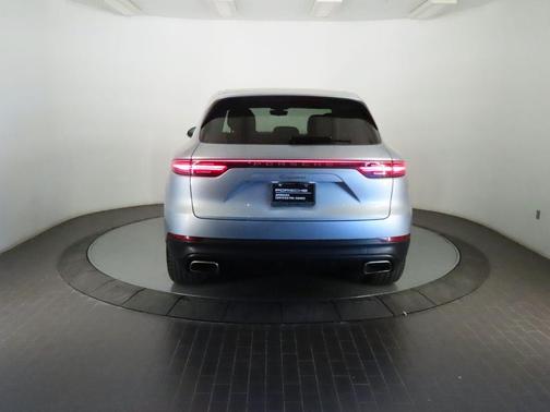 2023 Porsche Cayenne 