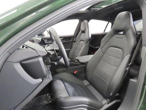 2025 Porsche Panamera 