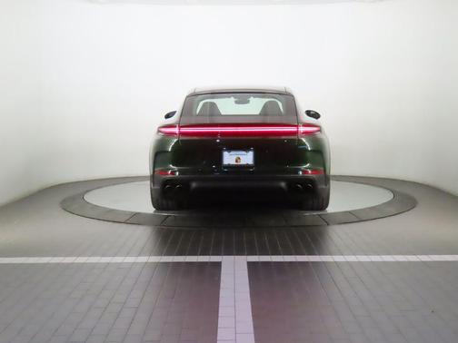 2025 Porsche Panamera 