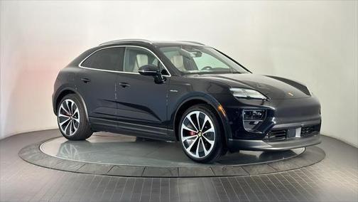 2025 Porsche Macan 4S