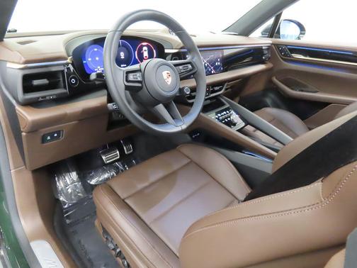 2025 Porsche Macan 4S