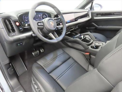 2025 Porsche Cayenne S