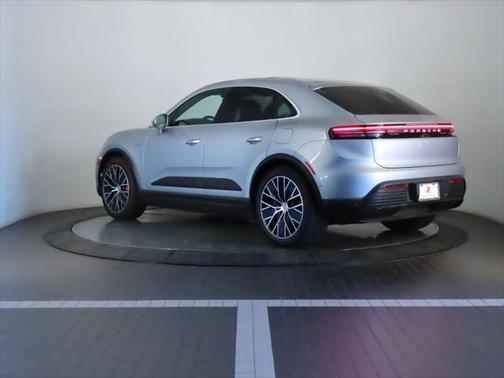 2025 Porsche Macan 4S