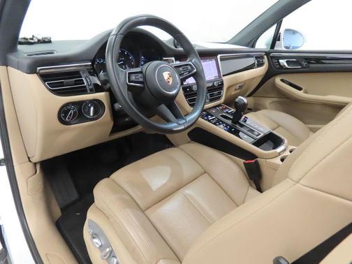 2024 Porsche Macan T