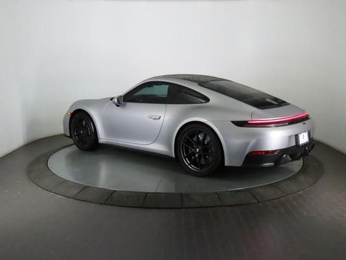 2025 Porsche 911 Carrera GTS