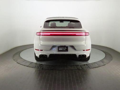 2025 Porsche Cayenne Base