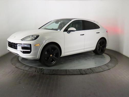 2025 Porsche Cayenne Base