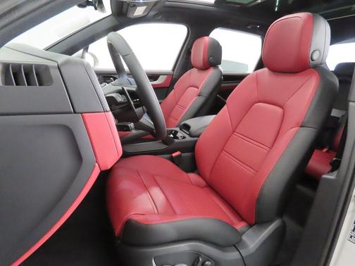 Chalk 2026 Porsche Cayenne Base