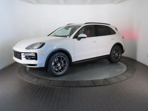 Chalk 2026 Porsche Cayenne Base