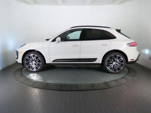 Chalk 2023 Porsche Macan
