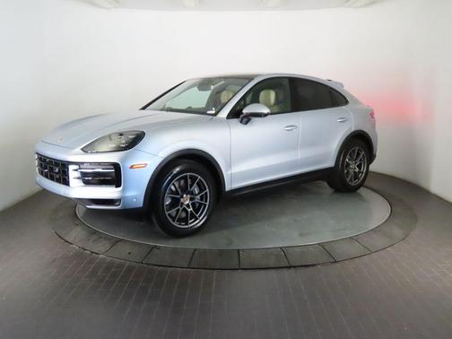 Dolomite Silver Metallic 2025 Porsche Cayenne AWD