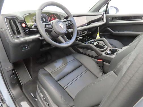 2026 Porsche Cayenne Base