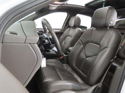 Carrara White 2016 Porsche Macan S