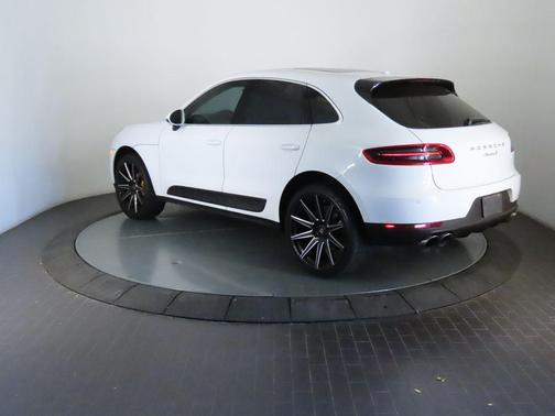 Carrara White 2016 Porsche Macan S