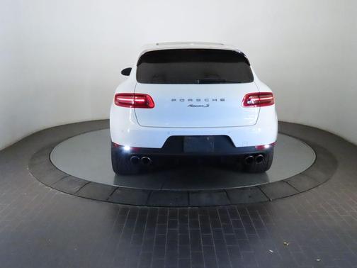 Carrara White 2016 Porsche Macan S
