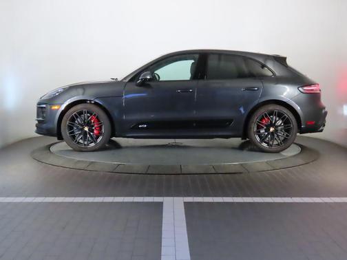 2025 Porsche Macan GTS