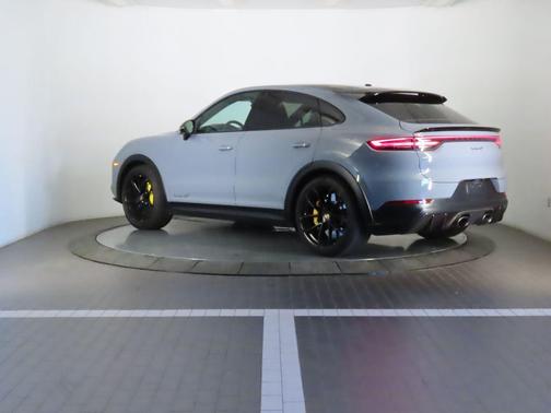 2022 Porsche Cayenne Turbo GT