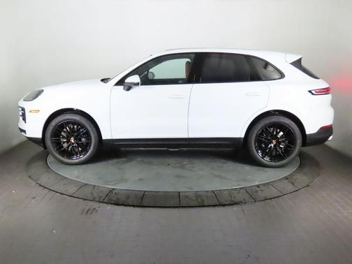 Carrara White Metallic 2026 Porsche Cayenne Base