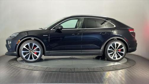 2025 Porsche Macan 4S