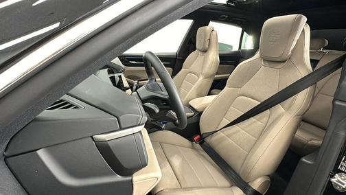 2025 Porsche Macan 4S