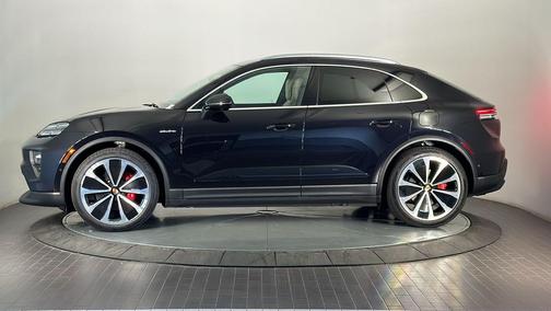 2025 Porsche Macan 4S