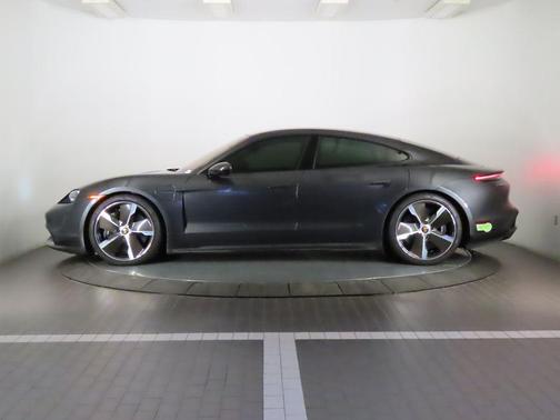 2021 Porsche Taycan Turbo