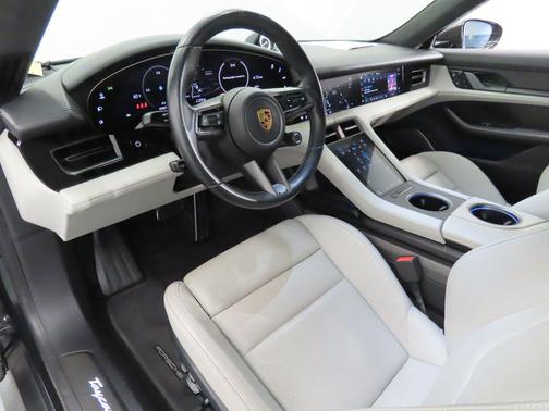2021 Porsche Taycan Turbo