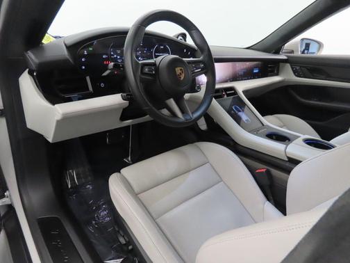 2024 Porsche Taycan GTS