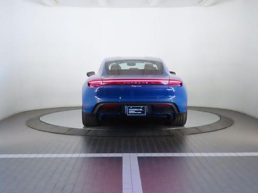2025 Porsche Taycan 