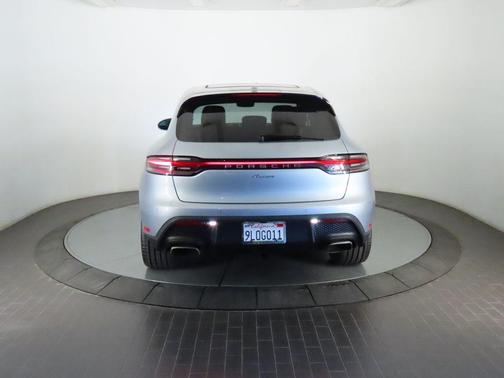 Dolomite Silver Metallic 2024 Porsche Macan