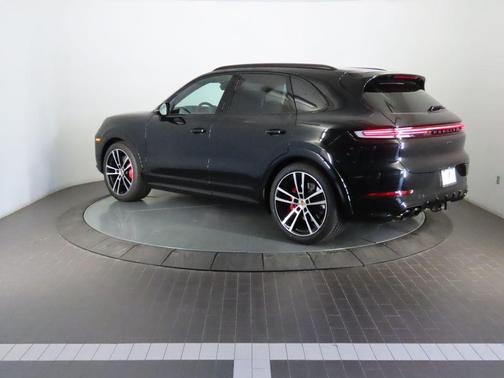 2026 Porsche Cayenne GTS