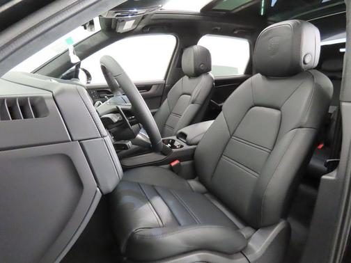 2026 Porsche Cayenne GTS