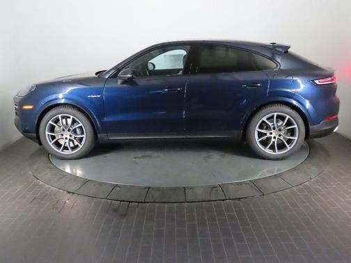 Blue Metallic 2026 Porsche Cayenne Base