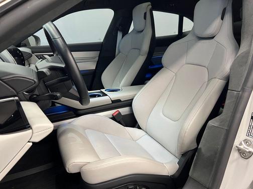 2024 Porsche Taycan GTS