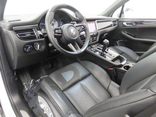 Chalk 2023 Porsche Macan S