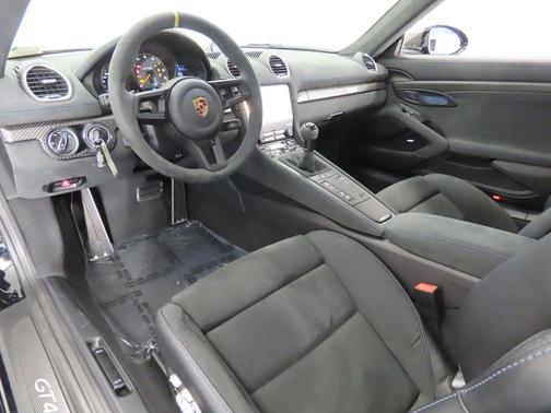 2024 Porsche 718 Cayman GT4 RS
