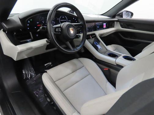 2022 Porsche Taycan 4