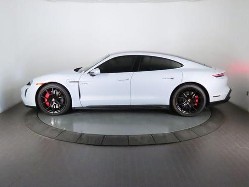 2024 Porsche Taycan GTS