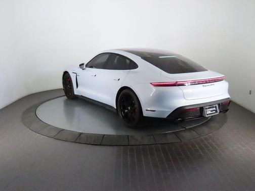 2024 Porsche Taycan GTS