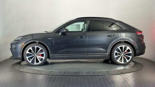2025 Porsche Macan 4S