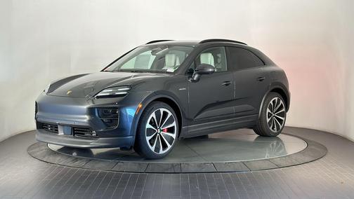 2025 Porsche Macan 4S