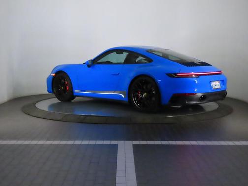 2022 Porsche 911 Carrera GTS