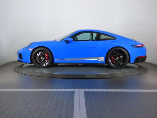 2022 Porsche 911 Carrera GTS
