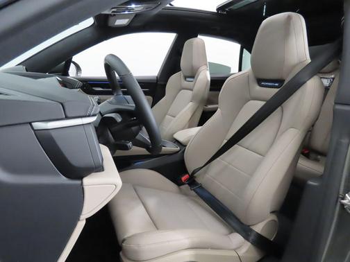 2025 Porsche Macan 4S