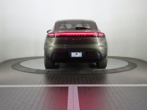 2025 Porsche Macan 4S